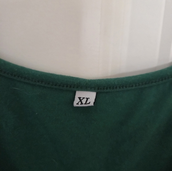 Amazon Women's Green Tank Top - Picture 2 of 5